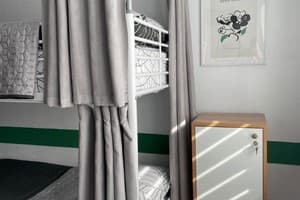 Хостел  GREEN HOUSE. Место в общем 6-местном номере K4 (13/14/1/16/17/18) 2