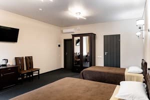 Гостинично-ресторанный комплекс Zhytomyr Palace Mimino. Семейный трехместный  1